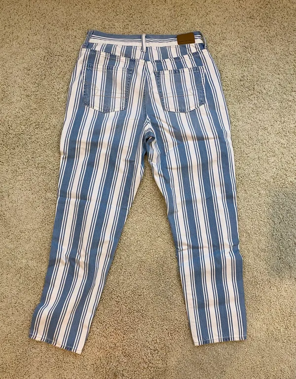American Eagle Jeans - Image 2