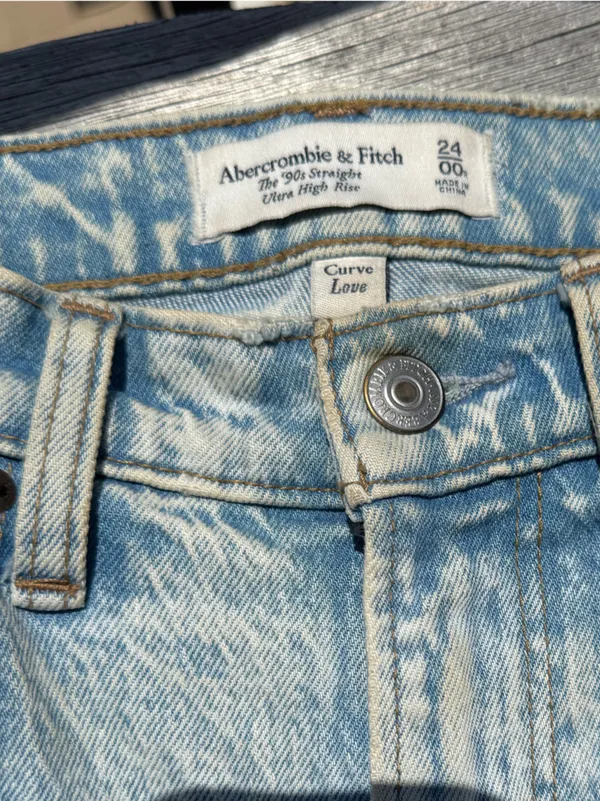 Abercrombie & Fitch Light Wash Cropped Distressed Jeans - Image 2