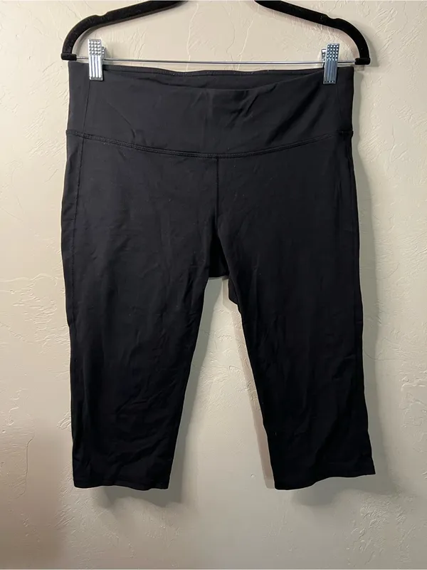 Athleta Be Free Black Crop Capri Leggings 17" Inseam High Rise Athletic Yoga Pan - Image 2