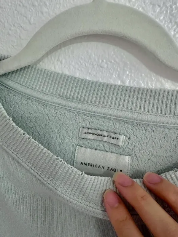 American Eagle crew neck sweatshirt - Image 4