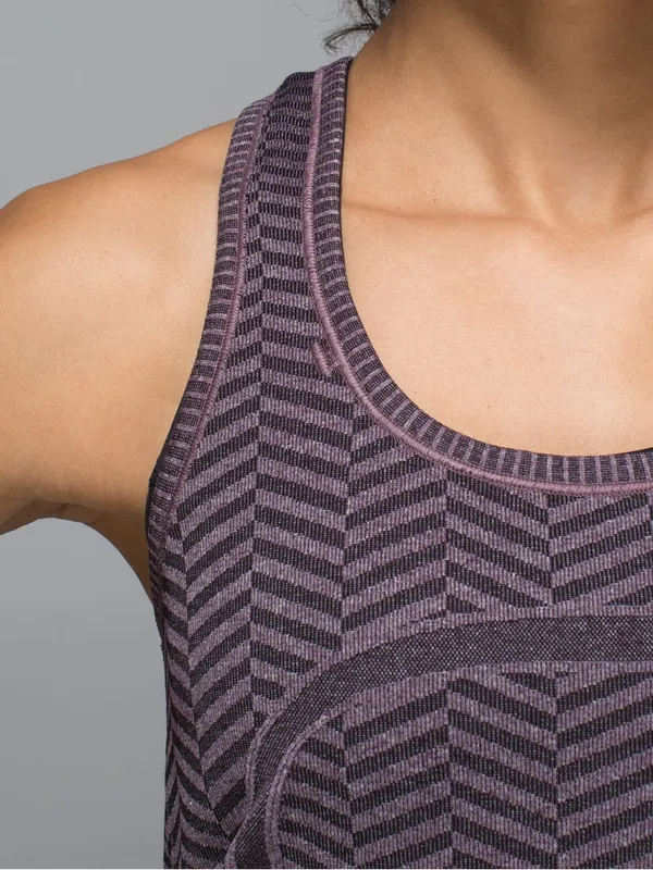 #18 Lululemon Run: Swiftly Tech Racerback Heathered Black Cherry Size 4 - Image 4
