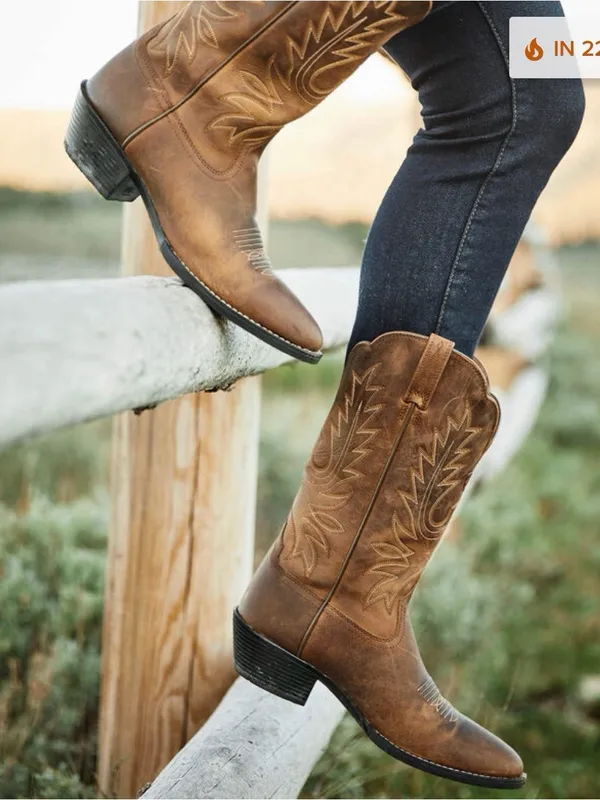 Ariat Women’s Heritage R Toe Western Boot - Image 2