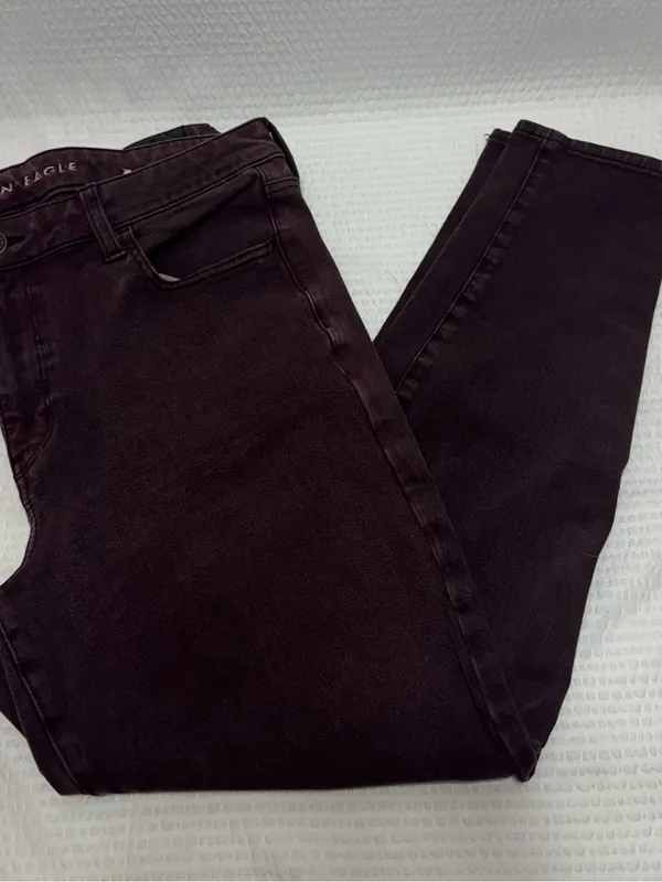 American eagle burgundy women jeans size 14 super stretch - Image 5