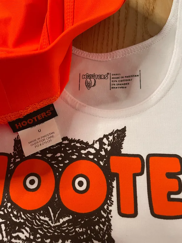 New Hooters girl Uniform tank and shorts Outfit size Small - Image 3