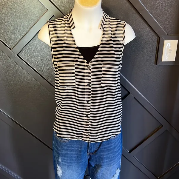 Black & White Stripe Top Size Medium - Image 3
