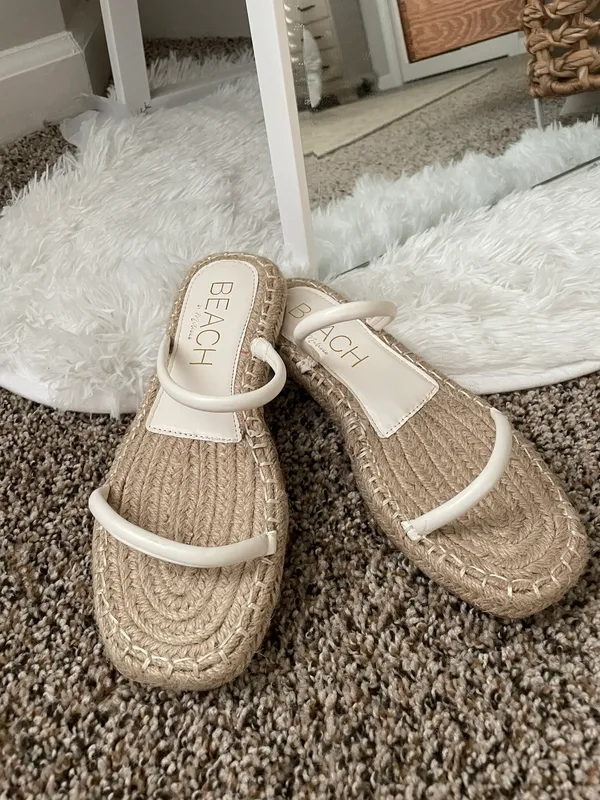 Matisse White Slide Sandals - Image 5