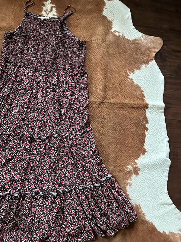 Liberty Love Maternity knee length dress size large All though labeled as maternity it can work as a regular dress as well! One of the straps is peeling pretty badly see photos - Image 2