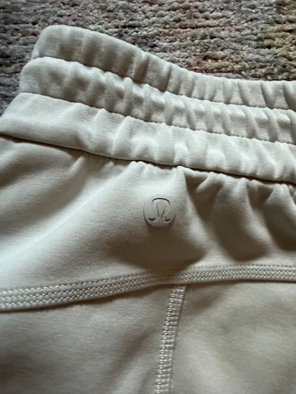 Lululemon Softstreme High-Rise Short 4" Bone - Image 7