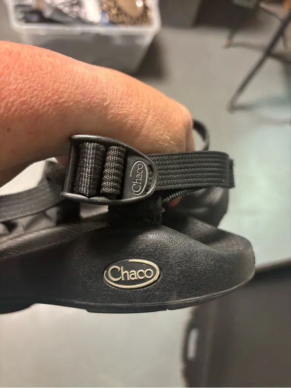 Women’s Chacos Black Strappy Outdoor Sandals size 9 - Image 3