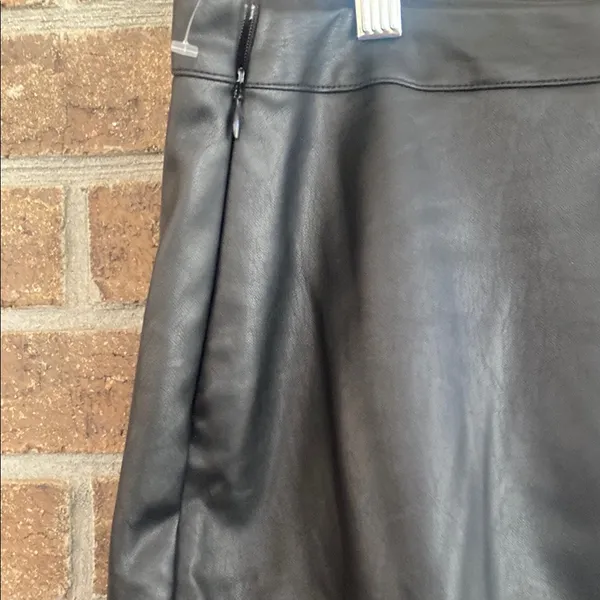 Who What Wear Chic Black Vegan Leather Midi Skirt - Image 3