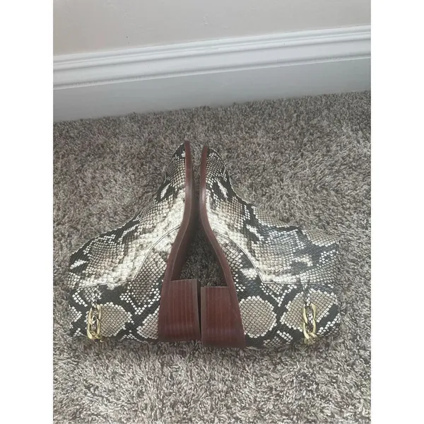 NWT TALBOTS VIA CHAINLINK DETAIL ANKLE BOOTS Size 8.5- EMBOSSED LEATHER - Image 5