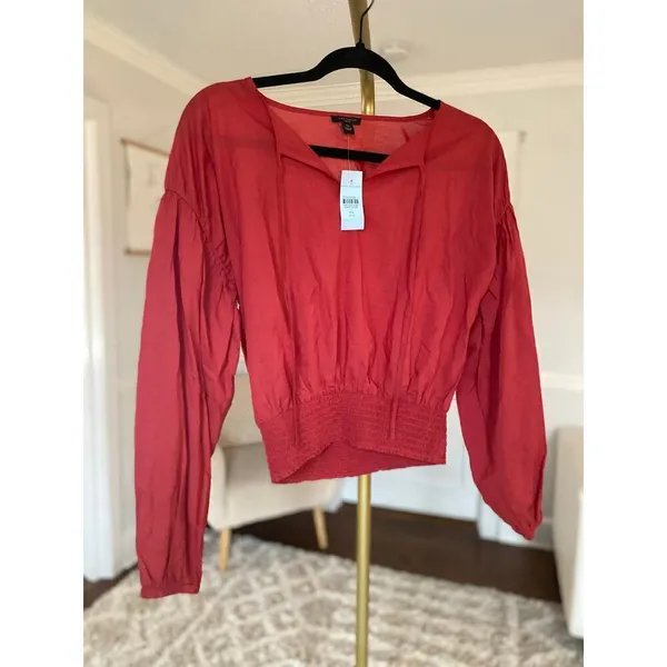 Ann Taylor Smocked Crop Blouse Romantic Boho‎ Date Night Spring Summer July 4th - Image 2