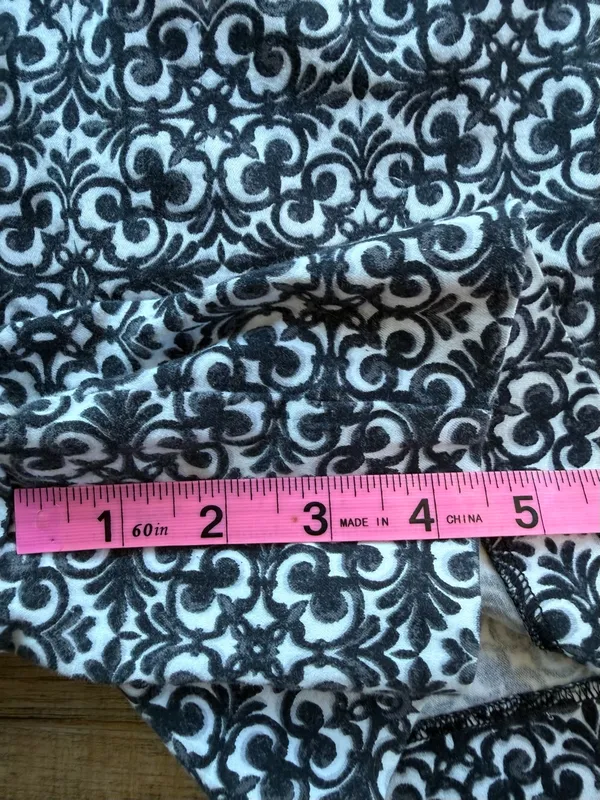 White House Black Market Black & White Patterned High Waist Shorts - Image 5