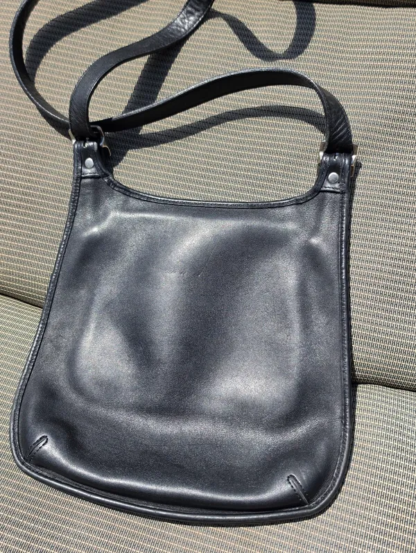 Vintage Coach Slim Legacy Flap Saddle Crossbody Black - Image 5