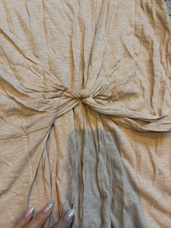 Express Women's XL Tan T Shirt Blouse Knot in Front - Image 4