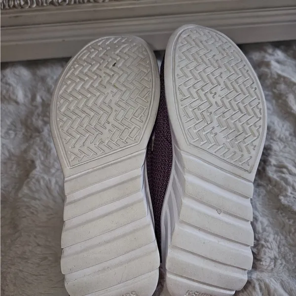 K•Swiss‎ Purple and White Athletic Sneakers with Knit Mesh Upper​ - Image 4