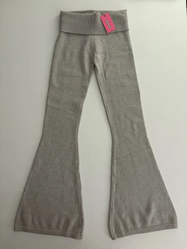 NWT! Edikted Gray Knit Flare Pants - Image 3