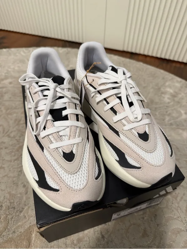 Adidas Lightblaze Shoes - 9 - Image 4