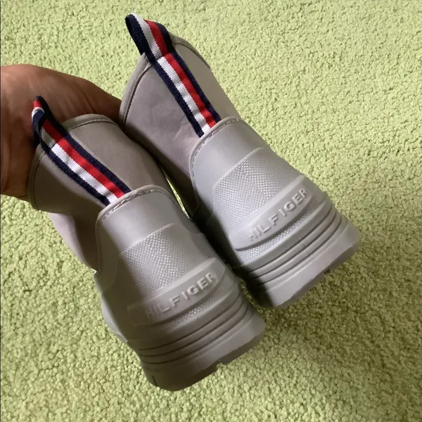 Tommy Hilfiger rain booties- easy to pull on / off - NEW condition ☔️☔️ - Image 5
