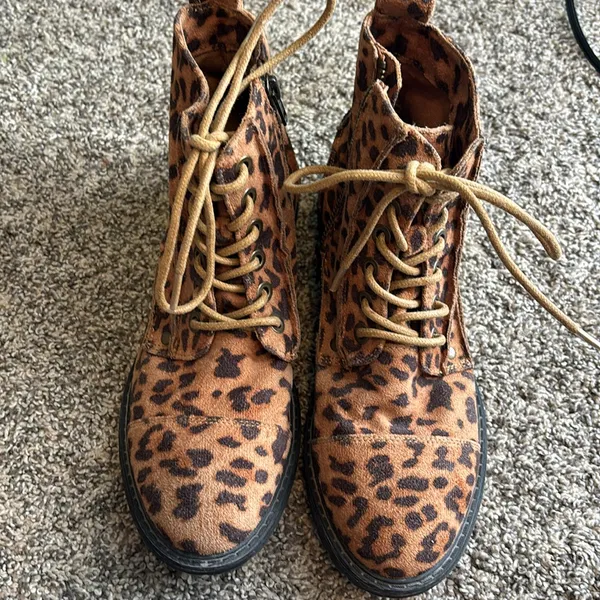 Billabong Leopard Print Lace and Zip Booties - Image 7