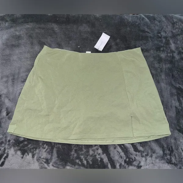 American Eagle It Knit Skort in Olive Moss Size Medium New with tag - Image 6