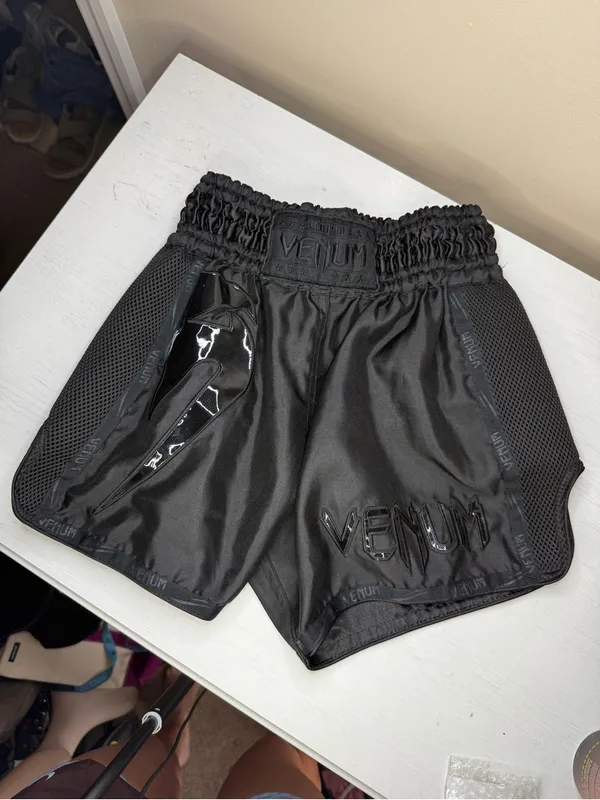 Venum Classic Muay Thai Shorts Black/Black Womens Sz Small New - Image 4