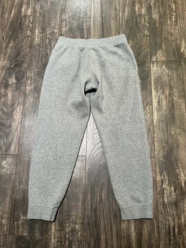 Nike sweatpants - Image 2