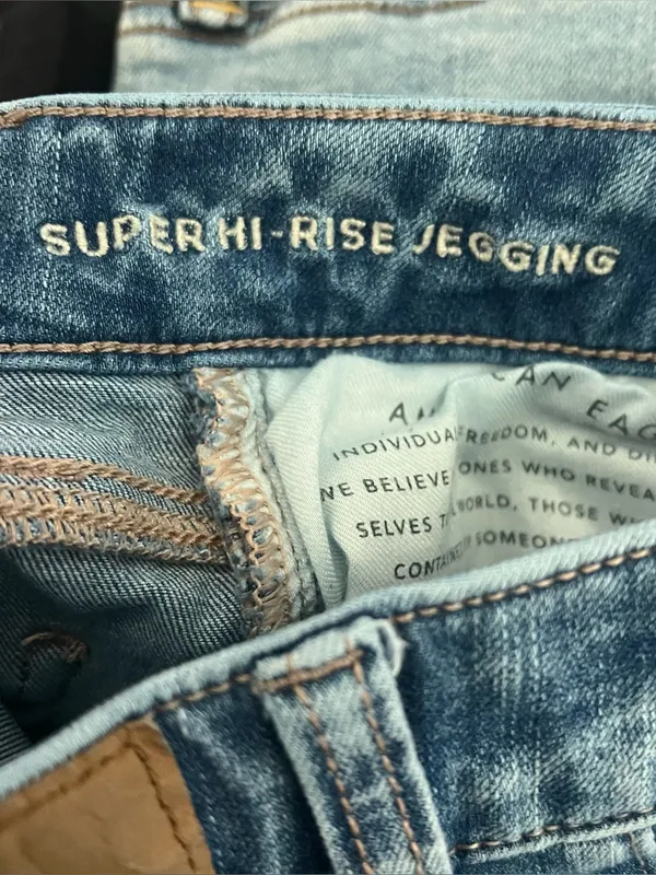 American Eagle Distressed Super High Rise Jeggings Size 00 - Image 6