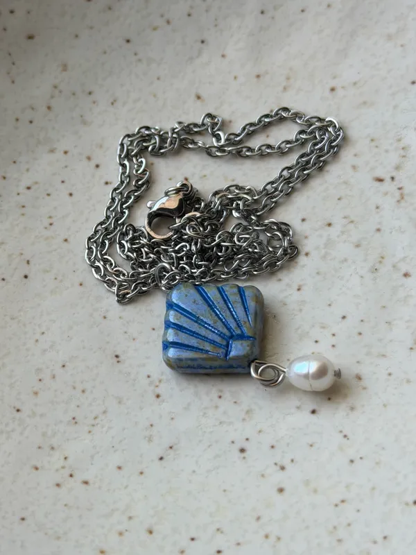 Handmade quality Czech glass fan & freshwater dangle necklace🌀 - Image 4