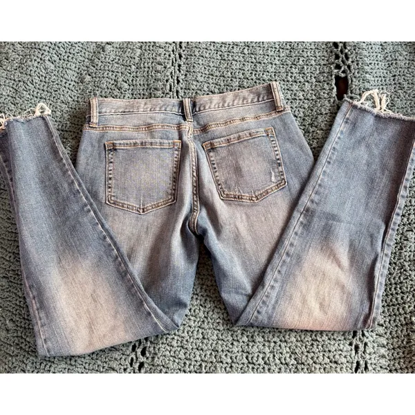 Banana Republic Girlfriend Jeans Medium Wash Blue Raw Hem Denim 28/6 - Image 2