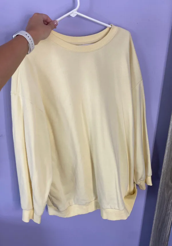 Yellow Soft Sweatshirt Size L - Image 2
