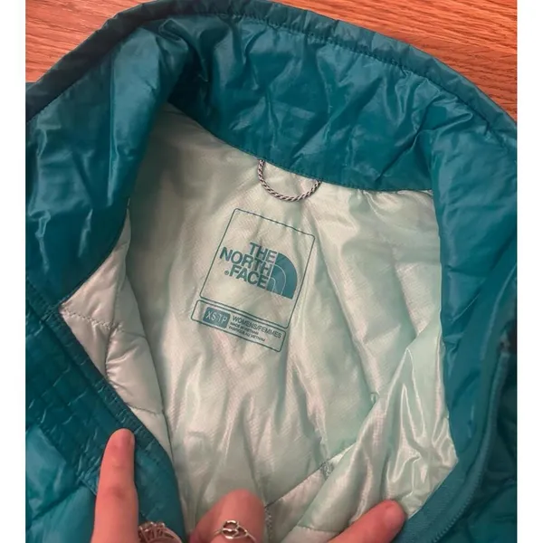 The North Face Puffer Vest Size XS - Image 6