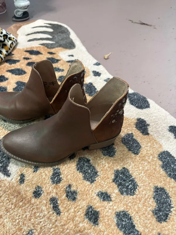 Circle G Cowgirl Booties Pointed Toe - Image 2