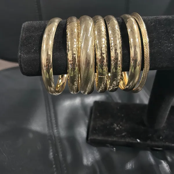 Elegant Gold Fashion Bangle Bracelet Set of 7 - Image 4
