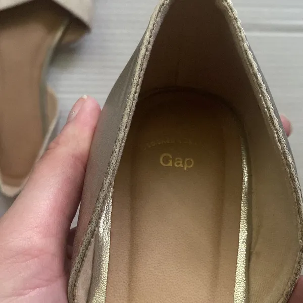 NWT Gap women’s gold open toe fabric leather slide shoes, size 10 - Image 10