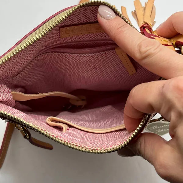Dooney & Bourke Women's Leather Pink‎ Tan Heart Valentines Crossbody Bag - Image 5