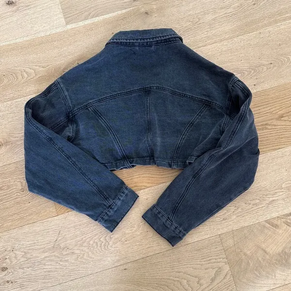 White Fox Boutique - Love You Again Cropped Denim Jacket in Faded Black / Gray - Image 4