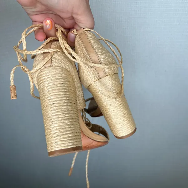 Schutz Natural Woven Raffia Lace Up Block Heel Sandals Tan Size 37 EU 7 US - Image 4