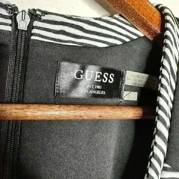 Guess Black/White Stripe Doris sleeveless‎ Textured v-neck dress Sz 8 - Image 3