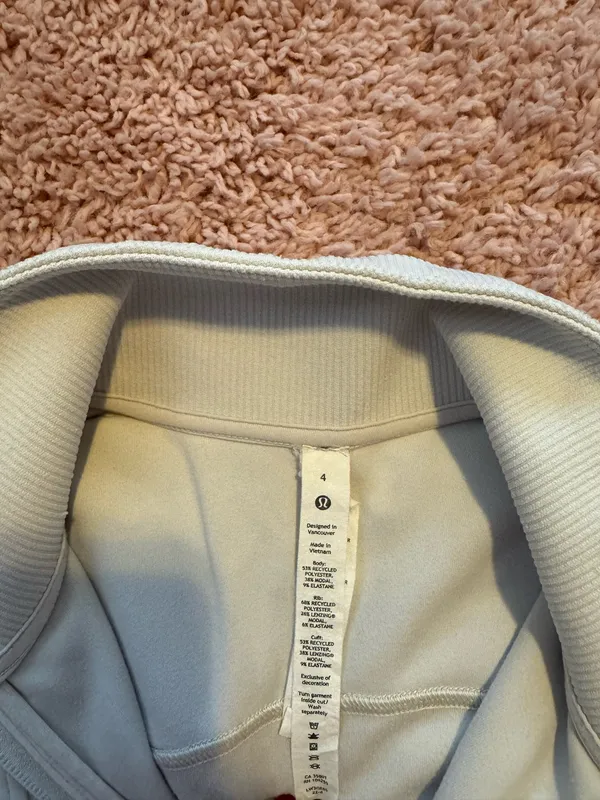 Lululemon Cropped Softstreme Crew - Image 3