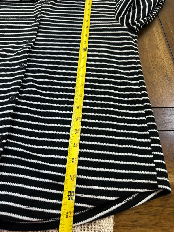 Striped Ribbed Button - Image 5