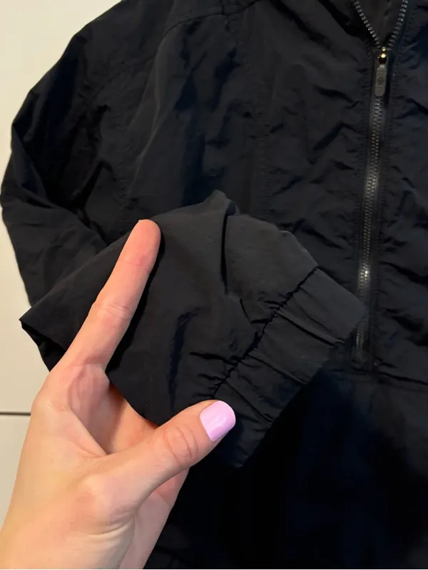 Lululemon Hit Reset 1/2 Zip Jacket
Black - Image 4