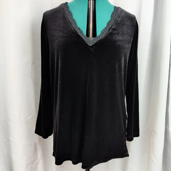 Ladies' Notations Black Velour Top With Lace V-Neck XL - Image 5