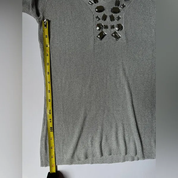 August Silk Metallic Gray Knit Top Women’s‎ Sz Large Beaded V Neck 3/4 Sleeve - Image 8