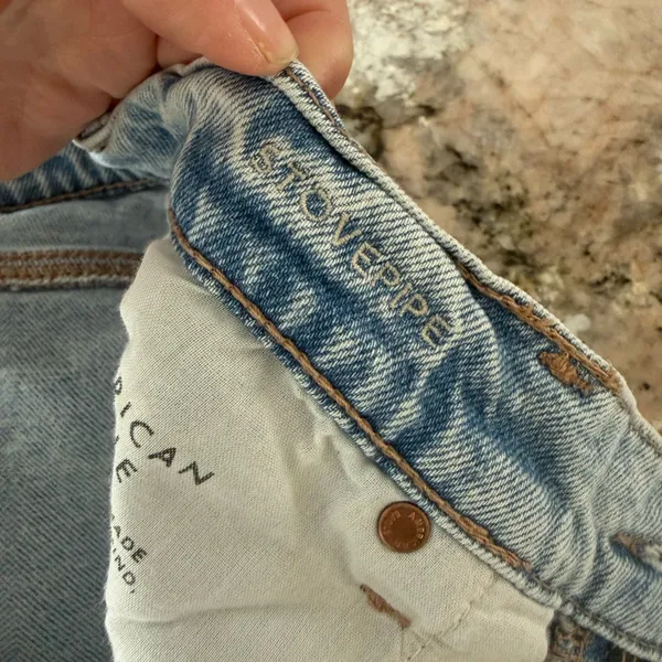 American Eagle Stovepipe Straight Leg Distressed Jeans Light Wash Size 6 Short - Image 7