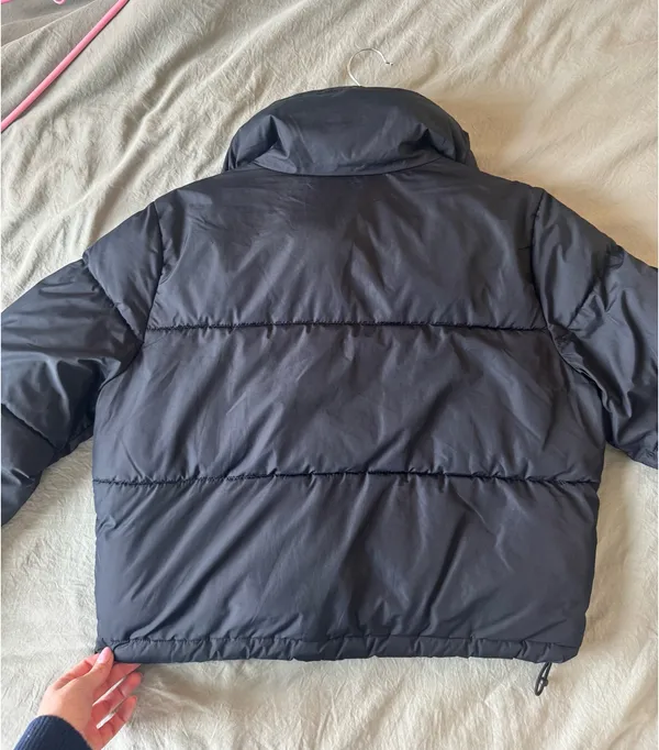 Hollister Black Cropped Puffer Jacket - Image 6