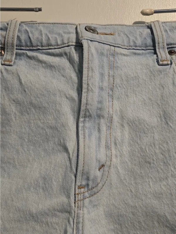 Abercrombie & Fitch Light Blue Frayed Denim Shorts - Image 11