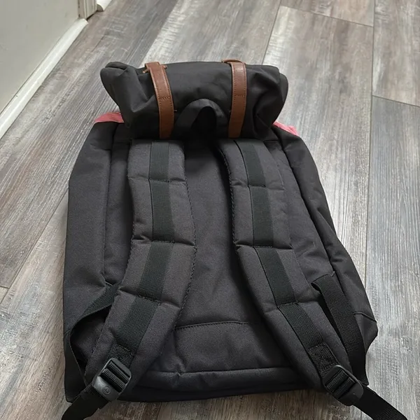 Herschel Black Backpack - Image 5
