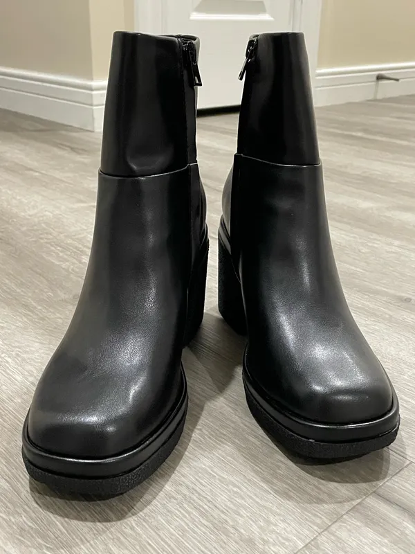 Black chunky platform ankle boots Size 8.5 - Image 3