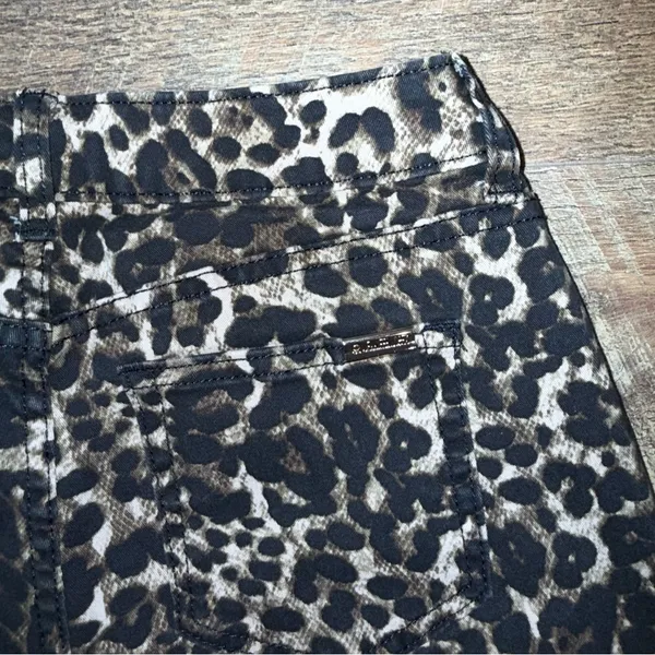Jennifer Lopez Cheetah Print Skinny Jeans - Image 15